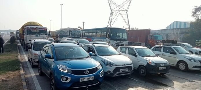Heavy jam at Chijarsi toll