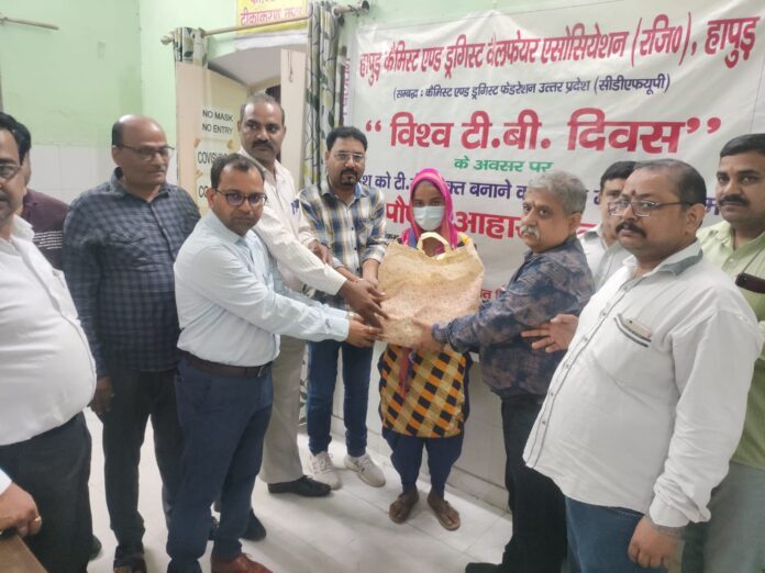 Distributing nutrition to TB patients