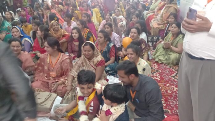 devotees present