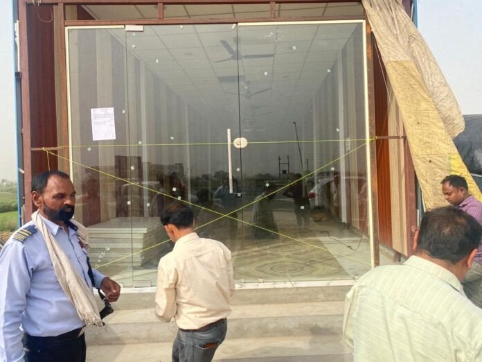 HPDA team sealing illegal construction 1