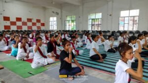 Hapur News छात्राओं को बताया योग का महत्व