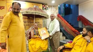 Lucknow news लोकसेवकों नव चयनित को ब्रह्मसागर विशिष्ट प्रतिभा सम्मान से किया गया सम्मानित