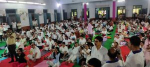Ninth international yoga day नवम अंतर्राष्ट्रीय योग दिवस: हर घर आंगन योग थीम के किया गया योगा