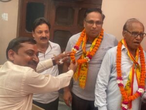 Hapur news राधा रसोई के पांच वर्ष पूरे होने पर संस्थापकों का किया स्वागत