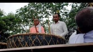 Hapur news महाराज श्री रामप्रकाश जी की अस्थी विसर्जन करने के लिए ब्रजघाट हुए रवाना 6 Maharaj shri ramprakash ji 1