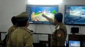 Hapur news इंटीग्रेटेड कंट्रोल रूम करेगा हर गतिविधि पर नजर, थाना मोबाइल के डेस बोर्ड पर भी लगे कैमरे