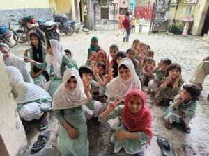 Hapur news चिकित्सा शिविर में ग्रामीणों के स्वास्थ्य की हुई जांच