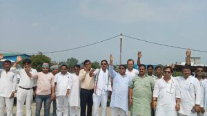 Hapur news "संविधान बचाओ संकल्प सभा" में भाग लेने के लिए रवाना हुए कांग्रेसी
