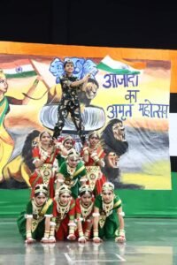 Hapur news श्रीमती ब्रह्मादेवी सरस्वती बालिका विद्या मन्दिर में धूमधाम से मनाया स्वतंत्रता दिवस
