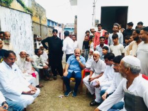 Amroha सांसद दानिश अली ने सुनी लोगों की समस्या, निस्तारण का दिया आश्वासन
