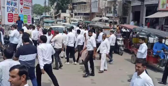 human chain at Tehsil Chowpla