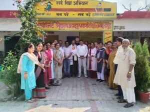 Hapur शिक्षक संकुल की मासिक बैठक आयोजित, राजकुमार सिंह को किया सम्मानित