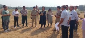 Hapur डीएम और एसपी ने मुख्यमंत्री के संभावित दौरे को लेकर जांची व्यवस्थाएं, किया निरीक्षण
