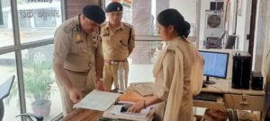 Hapur एडीजी ने किया बाबूगढ़ थाना का निरीक्षण, विवेचना में लापरवाही पर दरोगा निलंबित Hapur ADG inspected Babugarh police station