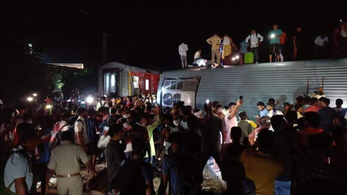 North East Express derailed in Buxar