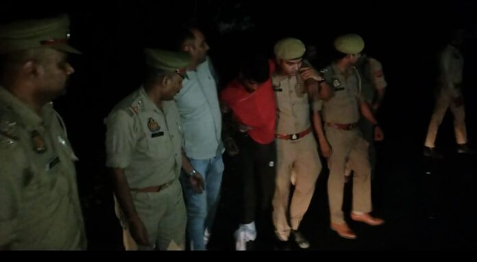 history sheeter carrying reward of Rs 10,000 injured in encounter