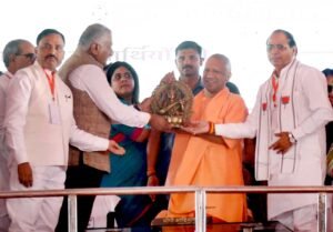 Cm yogi सीएम योगी ने सपा पर साधा निशाना, मेडिकल कालेज का नाम बदलने को बताया....