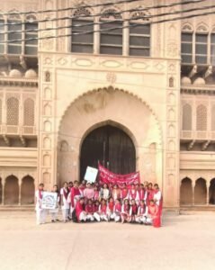 AKP(PG) College हापुड़ के ऐतिहासिक स्थलों का किया शैक्षिक भ्रमण