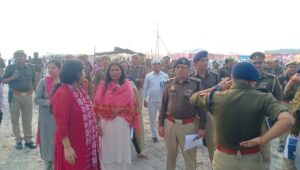 Kartik purnima ganga mela मेले में किसी प्रकार की लापरवाही बर्दाशत नहीं की जाएगी सेल्वा कुमारी जे 1 Kartik purnima ganga mela1