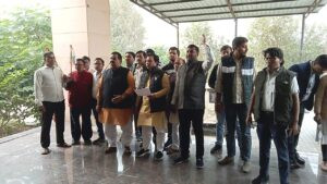 Lpg cylinder की कीमत 450 रुपये करने के लिए कांग्रेसियों ने सौंपा ज्ञापन 2 Lpg cylinder 2