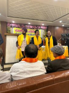 Punjabi sabha committee पंजाबी सभा समिति के नवनियुक्त पदाधिकारी और सदस्यों को एक समारोह में उनके दायित्व सौंपे गए और उन्हें सम्मानित किया गया।