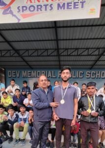 Garhmukteshwar news चार स्वर्ण पदक, दो रजत, दो कास्क पदक जीत कर क्षेत्र का नाम रोशन किया