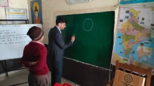 Aganbadi Center सीडीओ का औचक निरीक्षण, कई अफसर और कर्मचारी मिले गैरहाजिर, मांगा स्पष्टीकरण
