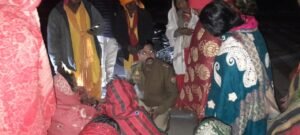 Accident hapur news बिहार से हरिद्वार जा रही श्रद्धांलुओं से भरी बस हुई हादसे का शिकार, 19 यात्री घायल, 5 कि हालात गंभीर