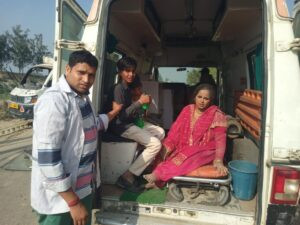 Accident news अनियंत्रित होकर पलटा छोटा हाथी, 23 घायल, मची अफरा तफरी