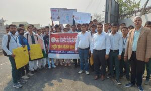 Nss camp यातायात नियमों के बारे में स्वयं सेवक /सेविकाओं ने चलाया जागरूक अभियान
