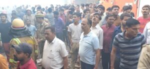 Hapur Gole Market गोल मार्केट में पांच घंटे बाद पाया जा सका आग पर काबू, लाखों का हुआ नुकसान