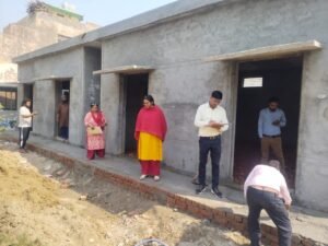 BSA HAPUR News बीएसए ने स्कूलों और बीआरसी कार्यालय का किया निरीक्षण, गैर हाजिर मिले 11 कर्मचारी
