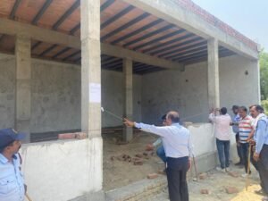 HPDA अवैध निर्माणों पर गरजा प्राधिकरण का बुलडोजर, मची अफरा तफरी