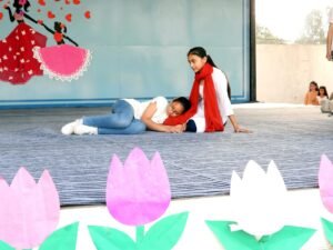 Hapur देव मेमौरियल पब्लिक स्कूल में धूमधाम से मनाया मदर डे