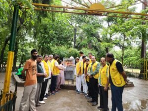 Hapur रेलवे पार्क में लगवाया लायंस प्याऊ