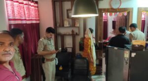 Hapur अलखनंदा अपार्टमेंट के दो फ्लैटों को चोरों ने बनाया निशाना
