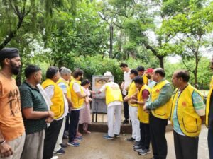 Hapur रेलवे पार्क में लगवाया लायंस प्याऊ