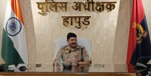 Hapur व्यापारियों के साथ अपर पुलिस अधीक्षक ने की बैठक, सुरक्षा व्यवस्था बेहतर रखने का दिया आश्वासन