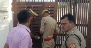 Hapur शातिर अपराधी इस्ते की एक करोड़ की कोठी की कुर्क