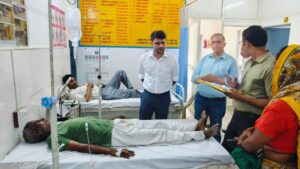 CDO Hapur सीडीओ ने किया सीएचसी पिलखुवा का निरीक्षण, साफ सफाई के दिए निर्देश