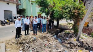 CDO Hapur सीडीओ ने किया सीएचसी पिलखुवा का निरीक्षण, साफ सफाई के दिए निर्देश