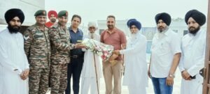 Hapur गुरुद्वारा में नतमस्तक होकर गुरु साहब का लिया आशीर्वाद