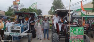 Hapur भाकियू (टिकैत) ने सैकड़ों ट्रैक्टर के साथ निकाला तिरंगा मार्च, डीएम को सौंपा ज्ञापन