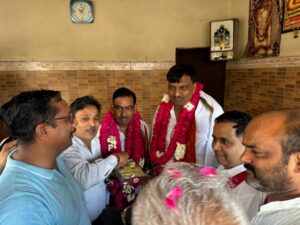 Hapur सांसद प्रतिनिधि बनने पर विनोद गुप्ता, अशोक बबली का किया जोरदार स्वागत