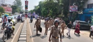 Hapur बसपा, सपा, भीम आर्मी का प्रदर्शन, सौंपा ज्ञापन, अधिवक्ताओं ने भी सौंपा ज्ञापन, जनपद में रही कड़ी सुरक्षा व्यवस्था