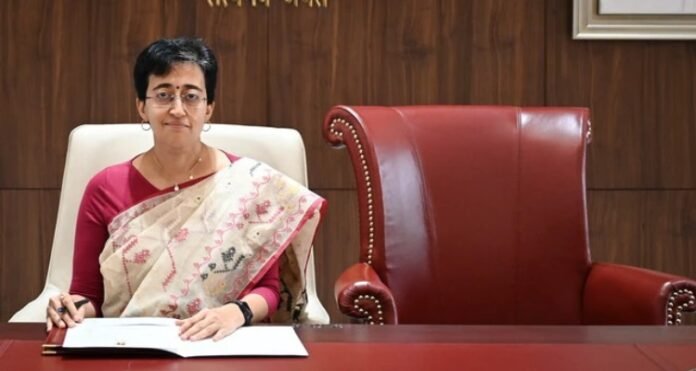 Atishi Kejriwal Chair Row