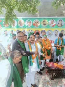 Hapur किसानों का उत्पीड़न बर्दाश्त नहीं होगा: कर्मवीर प्रधान Hapur ---