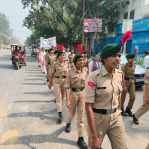 Hapur एनसीसी के कैडेट्स ने सड़क सुरक्षा की ली शपथ, निकाली रैली 1 Hapur ----