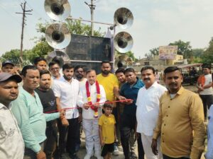 Hapur भगवान महर्षि वाल्मीकि शोभा यात्रा शहर में धूमधाम से निकाली गई 1 Hapur ----