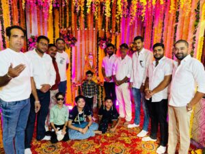 Hapur भगवान महर्षि वाल्मीकि शोभा यात्रा शहर में धूमधाम से निकाली गई 2 Hapur ---